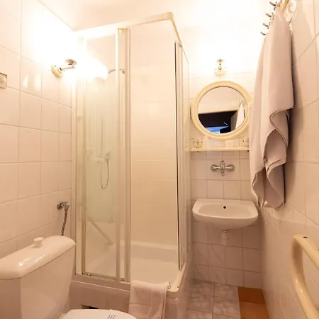 Gromada Hotel 2*