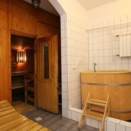 Hotel Gromada 2*