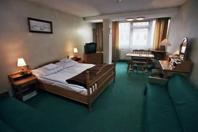 Hotel Gromada 2*
