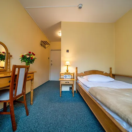 Hotel Gromada 2*