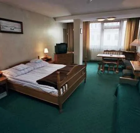 Hotel Gromada 2*