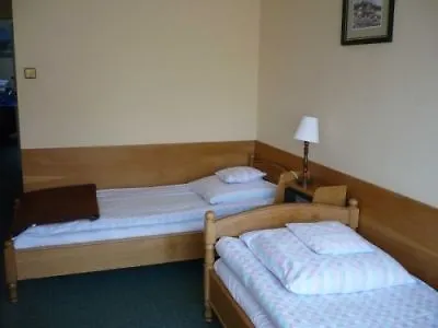 Hotel Gromada 2*